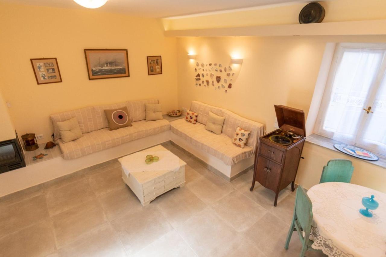 La Belle Helene Guest House Spetses Town Ngoại thất bức ảnh